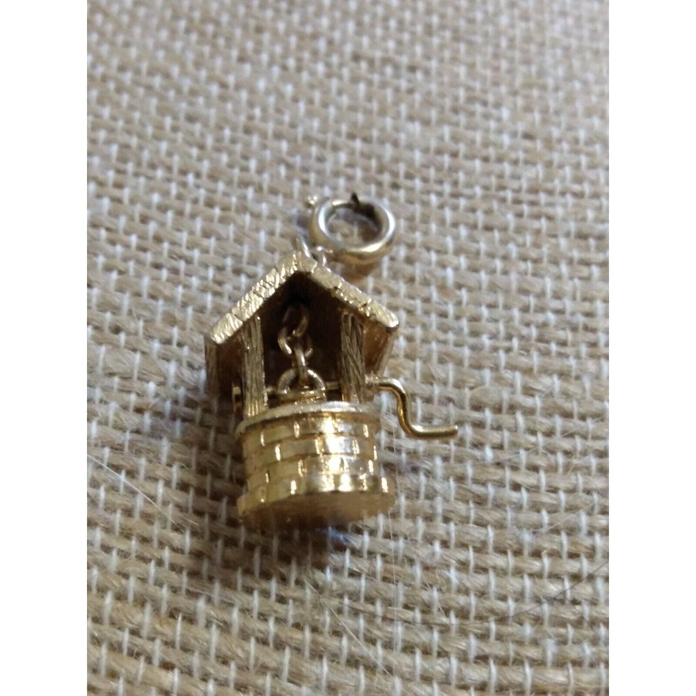 COUNTRY WATER WISHING Well CHARM Gold Tone VINTAGE